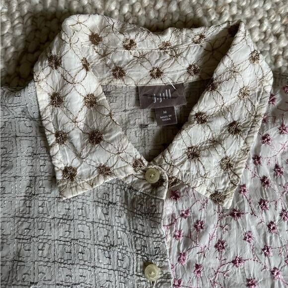 Beautiful J. Jill Embroidered Button Down Shirt Size Medium - Picture 4 of 7